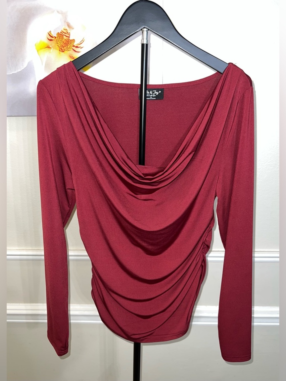 Jolie & Joy Burgundy Draped Cowl Neck Ruched Long Sleeve Top! Size XL.